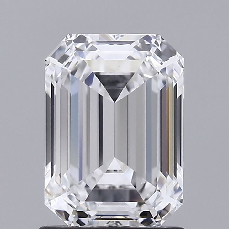 1.57 ct. emerald Lab Grown Diamond front image