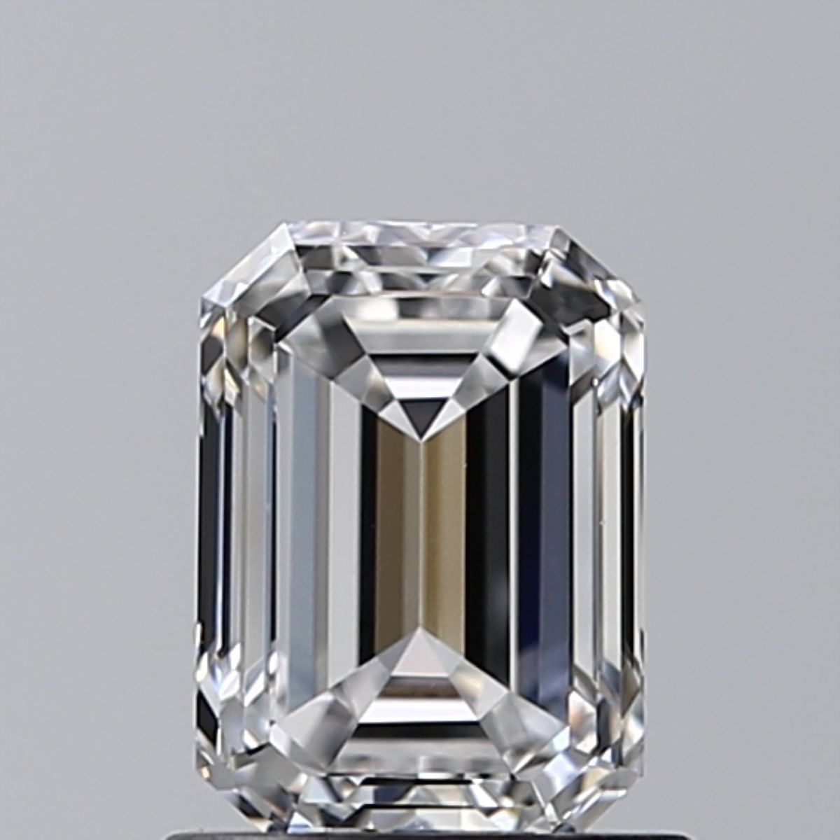 0.92 ct. emerald Lab Grown Diamond front image