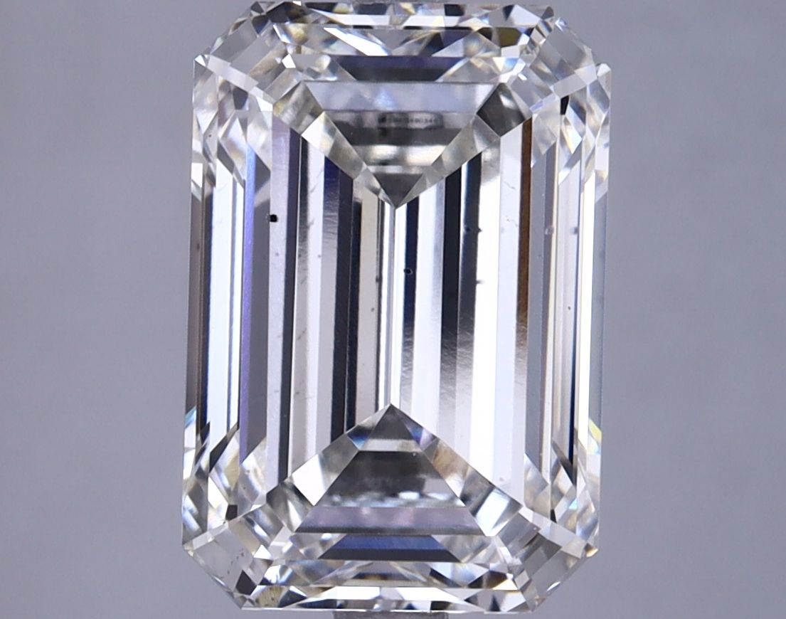 4.93 ct. emerald Lab Grown Diamond front image