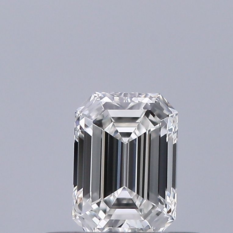 0.32 ct Emerald diamond