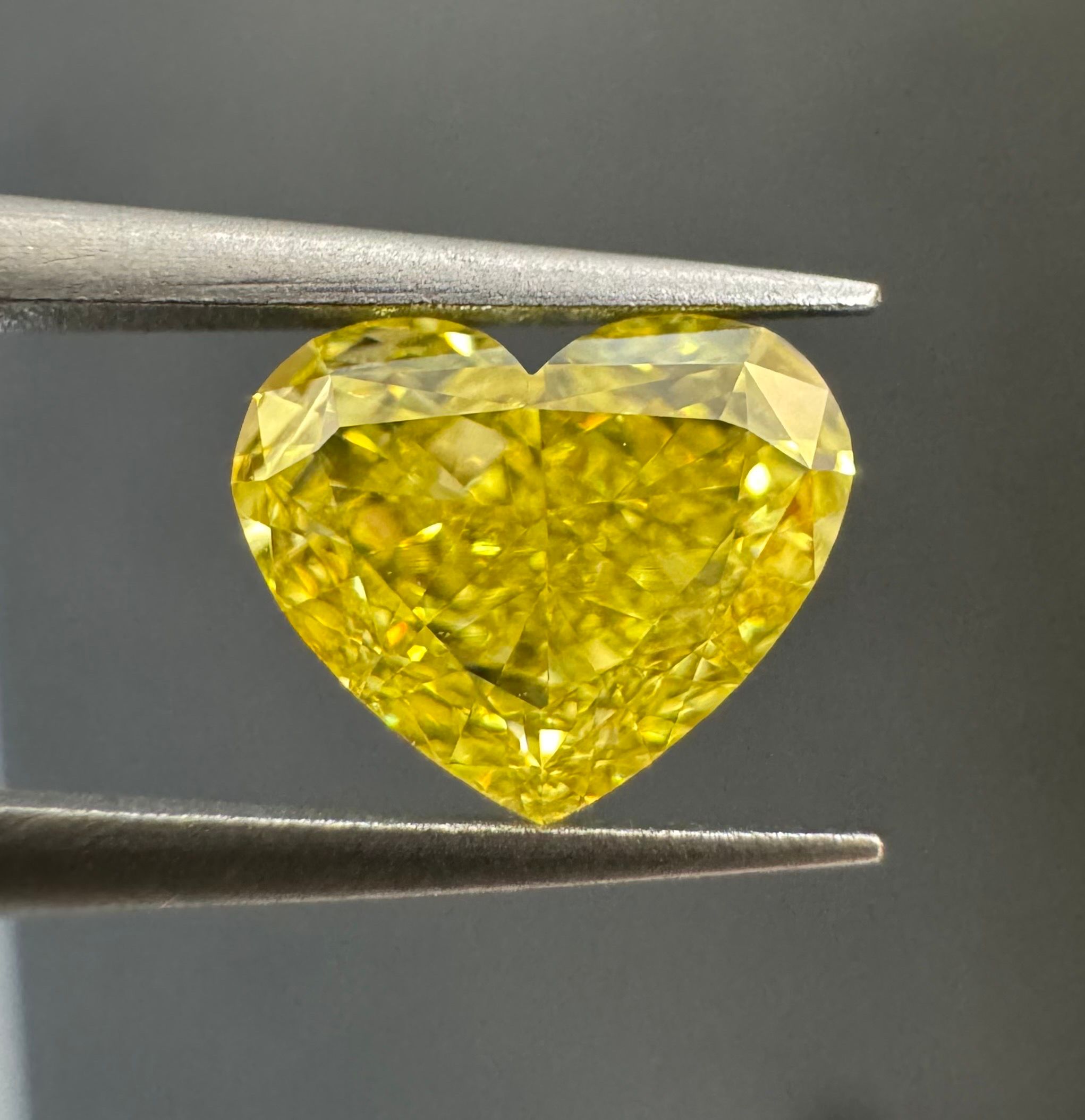 Diament 1.05 ct Fancy Intense Yellow/VS1
