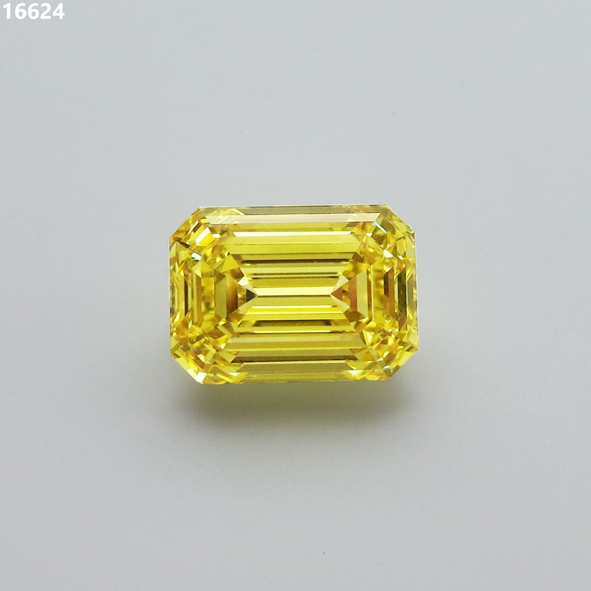 3.15 ct Emerald diamond