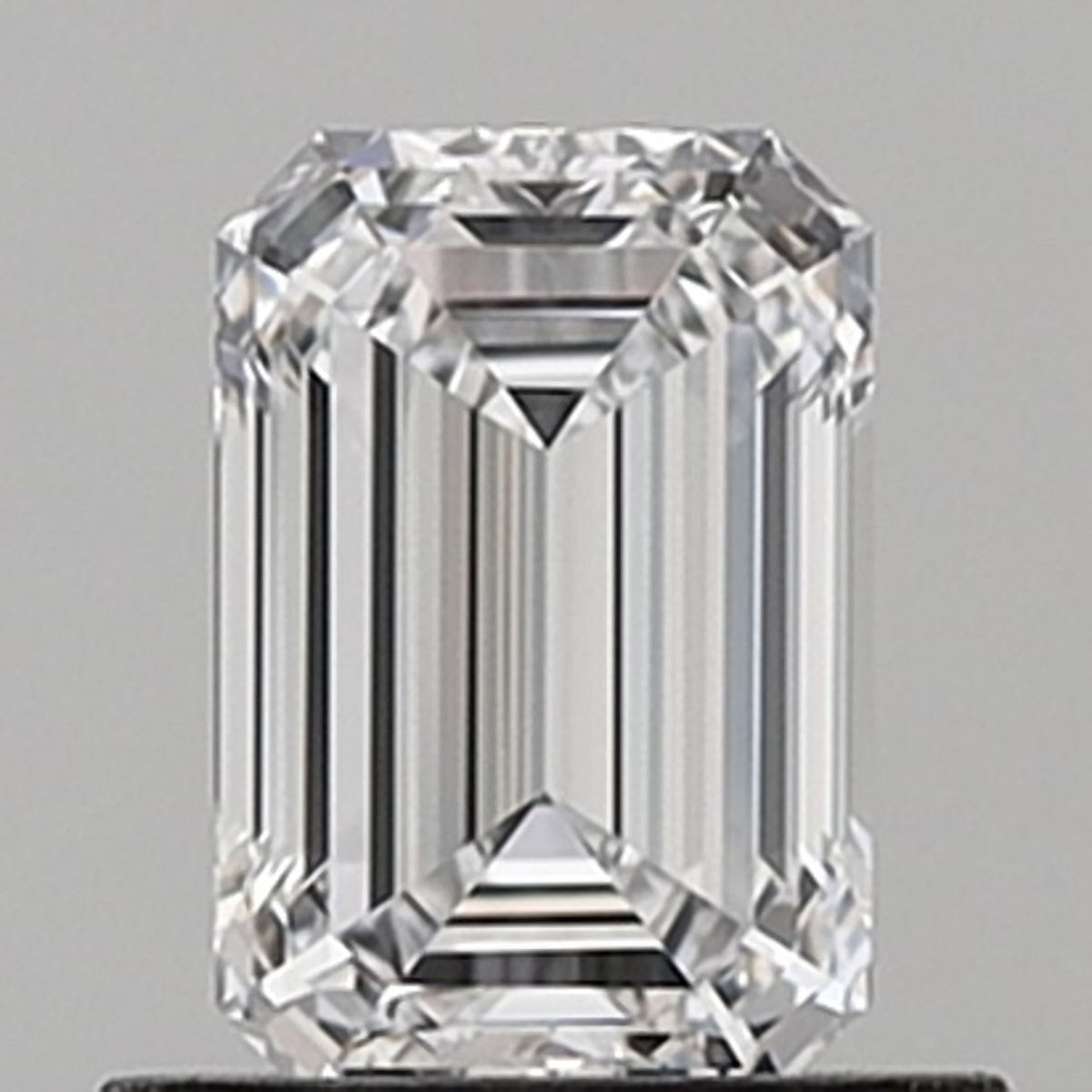 0.82 ct. emerald Lab Grown Diamond front image