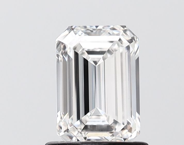 1.05 ct. emerald Lab Grown Diamond front image