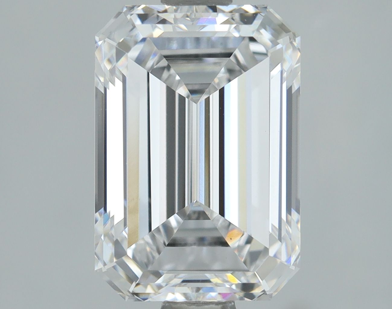 1.92 ct. emerald Lab Grown Diamond front image