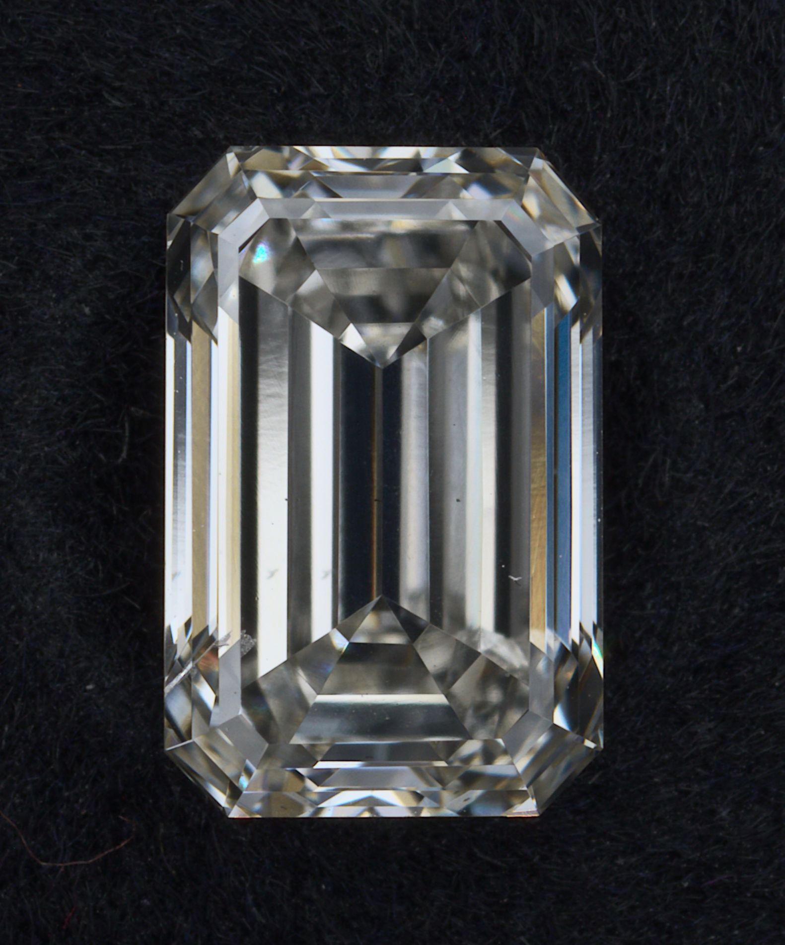 0.97 ct. emerald Lab Grown Diamond front image