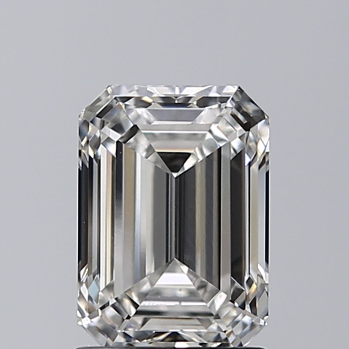 1.50 ct. emerald Lab Grown Diamond front image