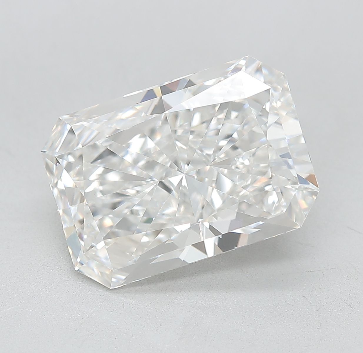 4.73 ct. radiant Lab Grown Diamond front image