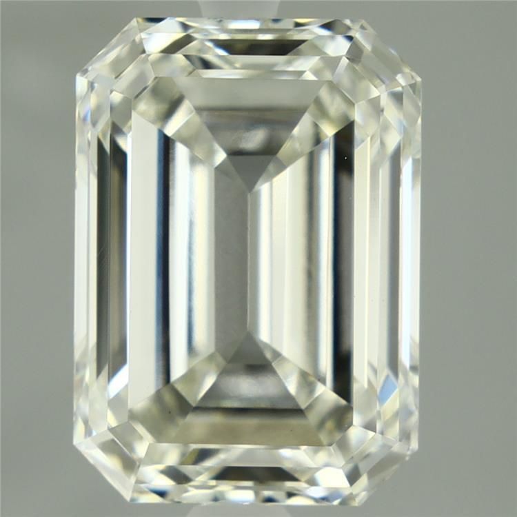 3.02 ct Emerald diamond