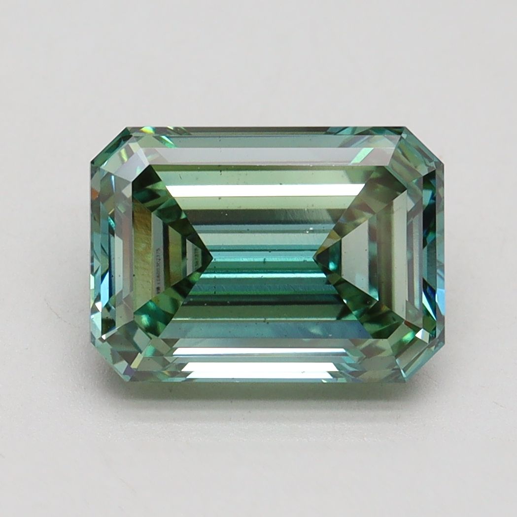 3.01 ct Emerald diamond