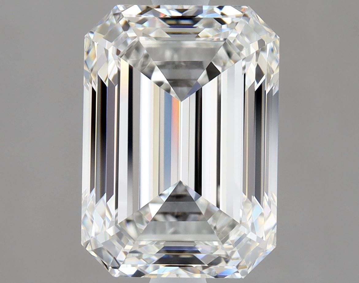 3.01 ct Emerald diamond