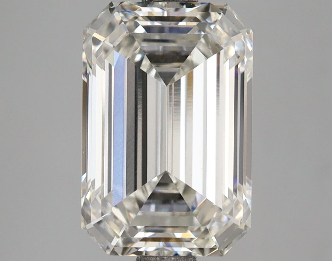 4.05 ct. emerald Lab Grown Diamond front image