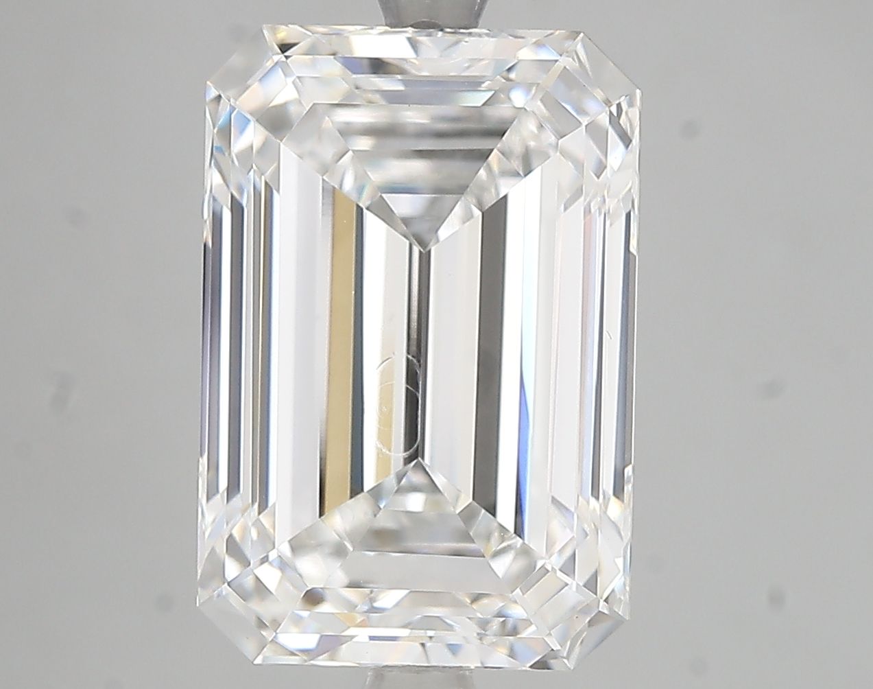7.30 ct. emerald Lab Grown Diamond front image