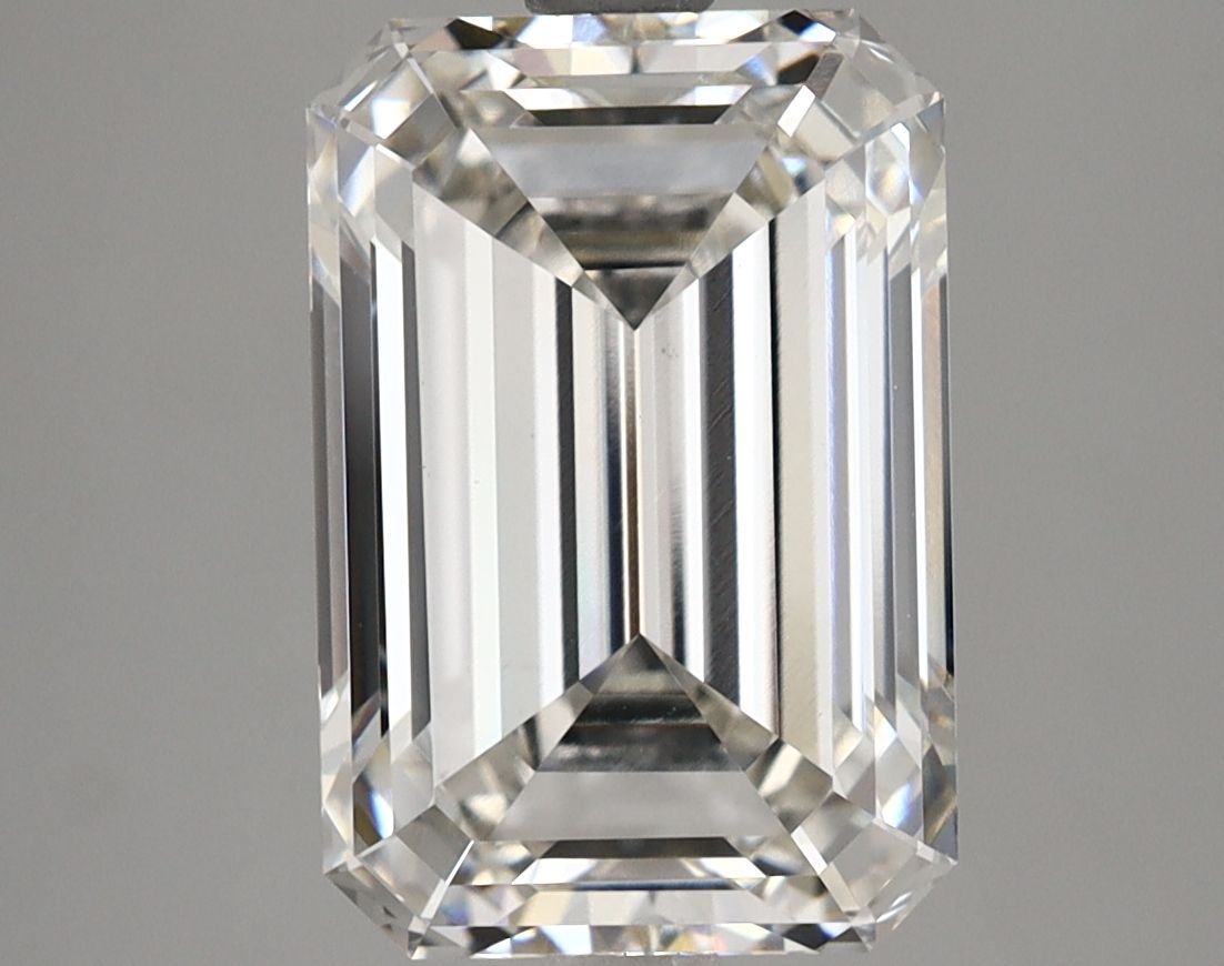 4.68 ct. emerald Lab Grown Diamond front image