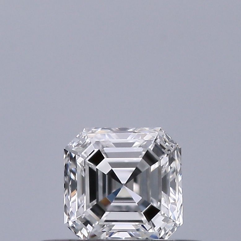 0.3 ct Square emerald Diamond
