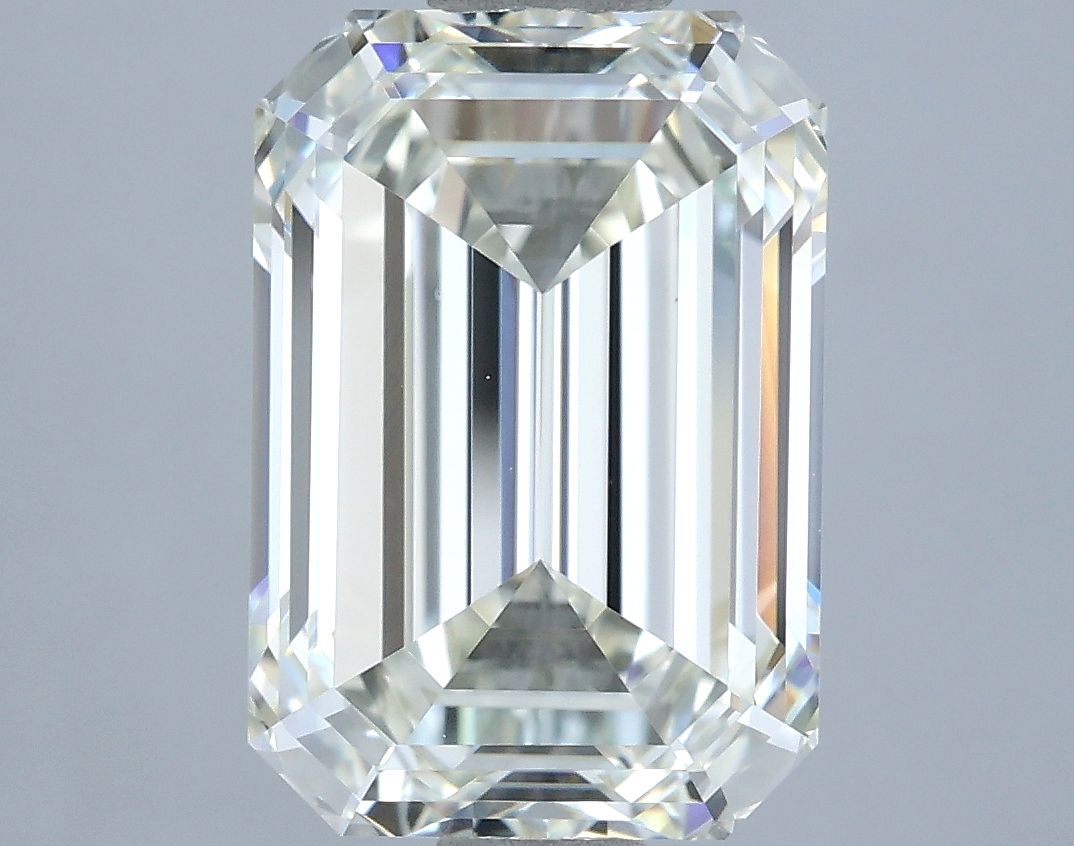 3.02 ct Emerald diamond