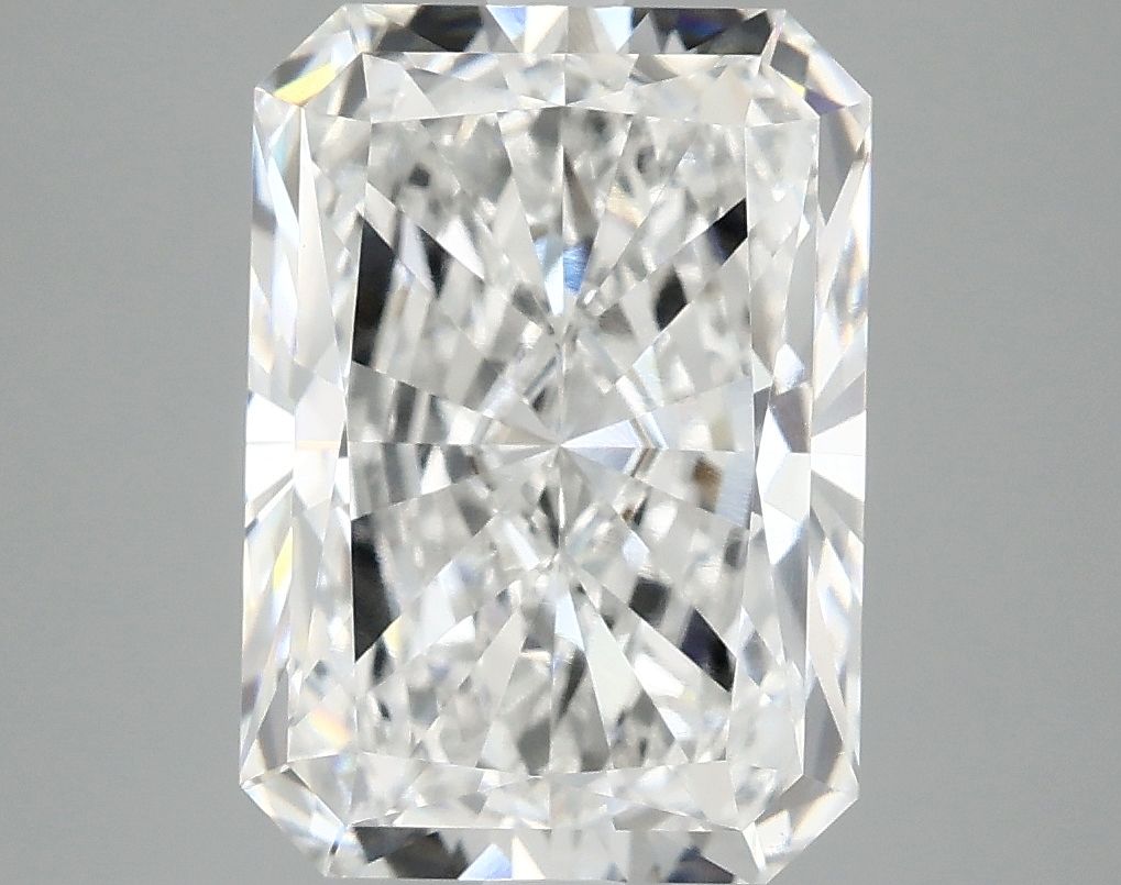 4.69 ct. radiant Lab Grown Diamond front image