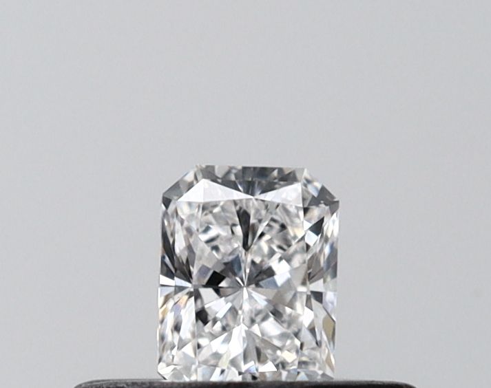 0.23 ct lab-grown Radiant Diamond