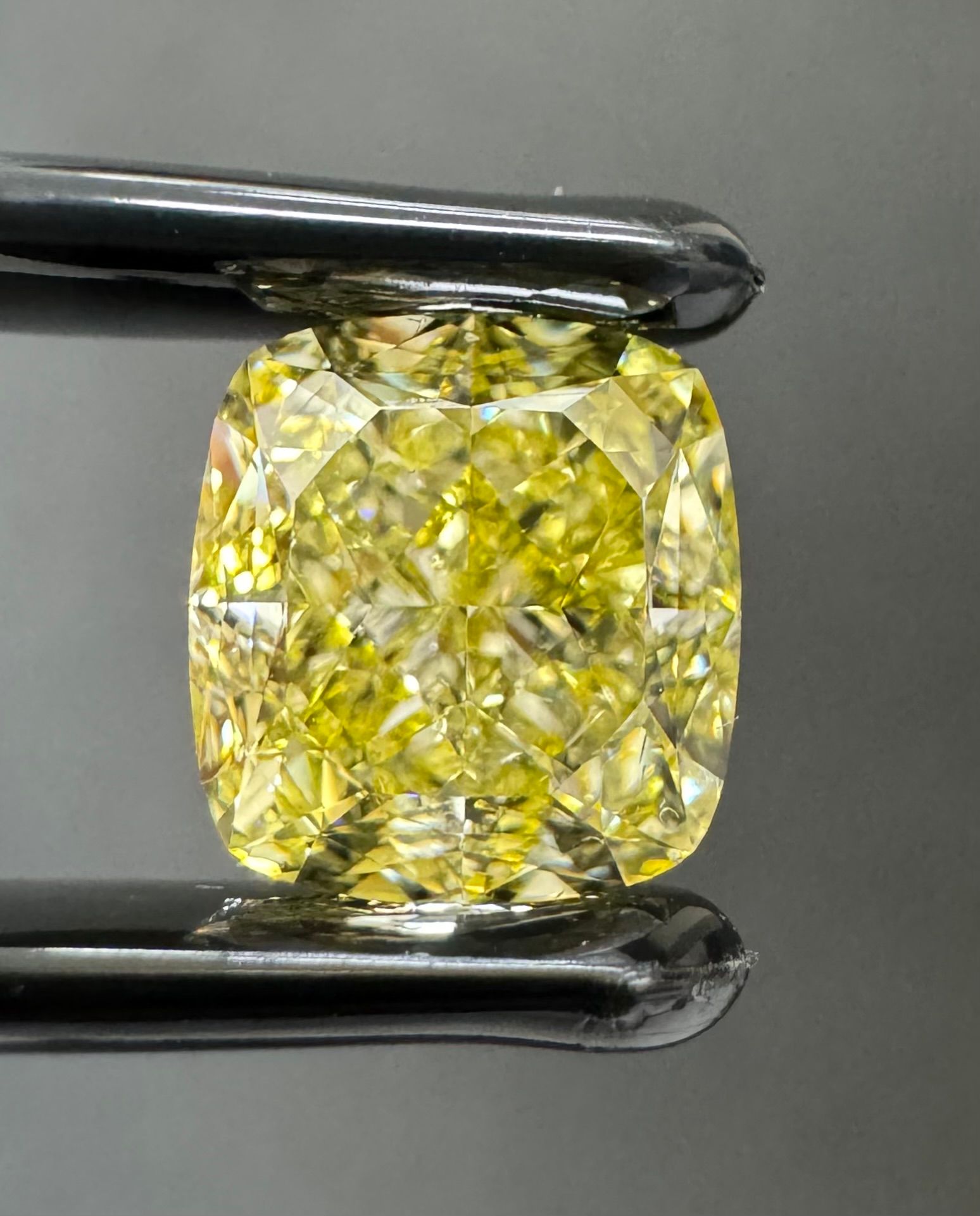 3.01 ct Cushion Modified diamond