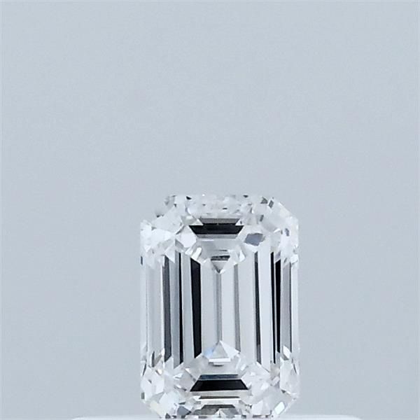 0.32 ct lab-grown Emerald Diamond