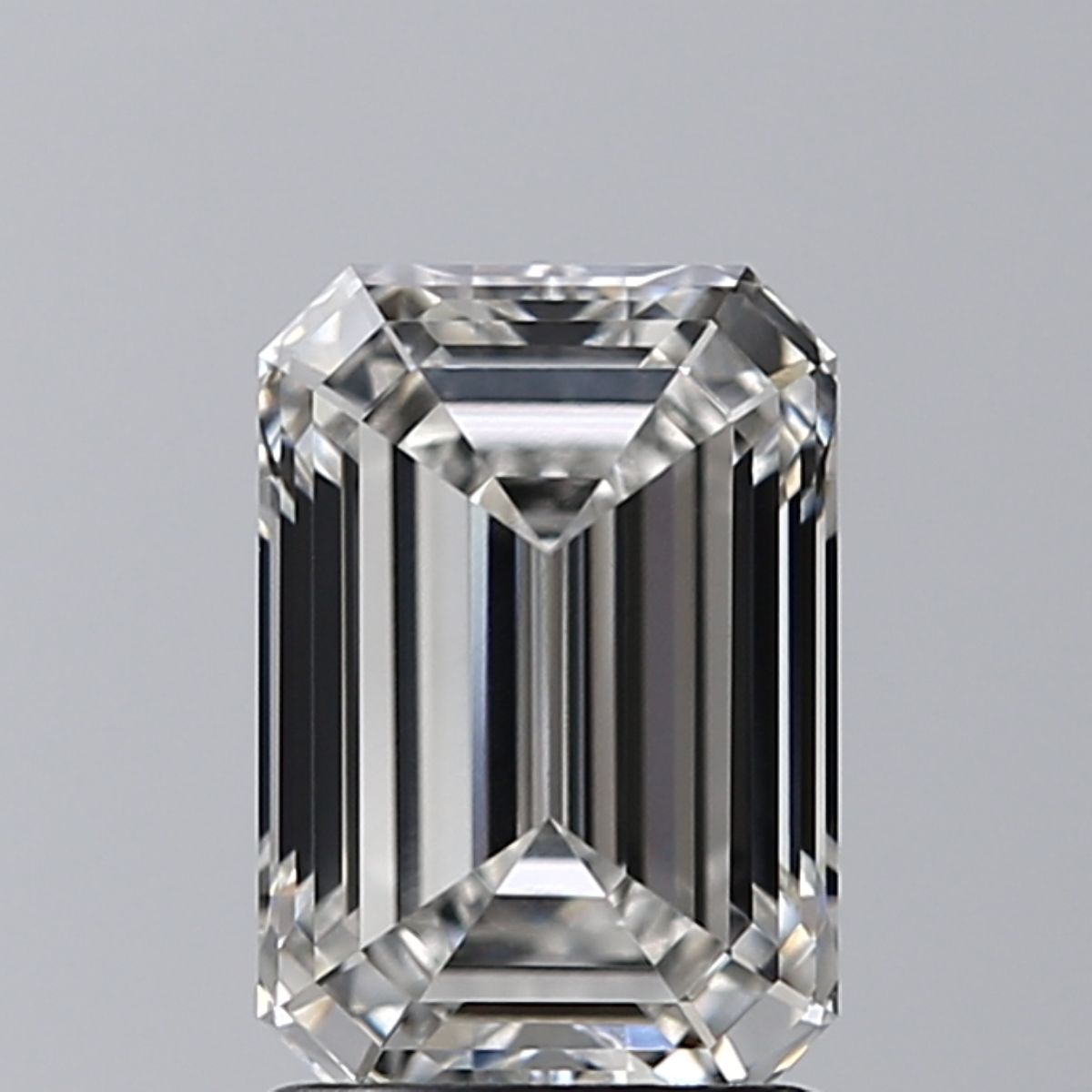 1.75 ct Emerald diamond