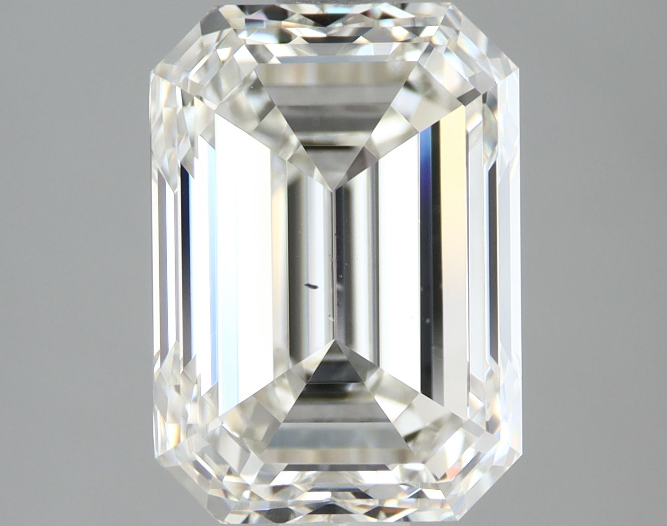 3.02 ct Emerald diamond