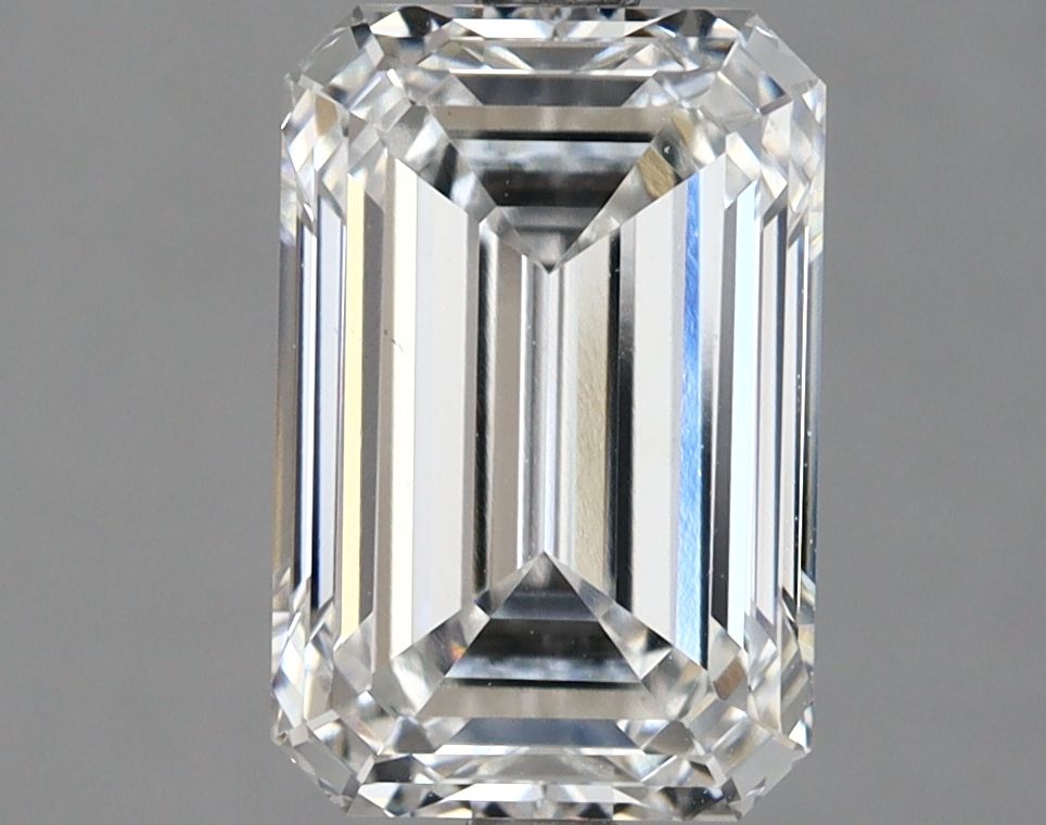 3.17 ct Emerald diamond