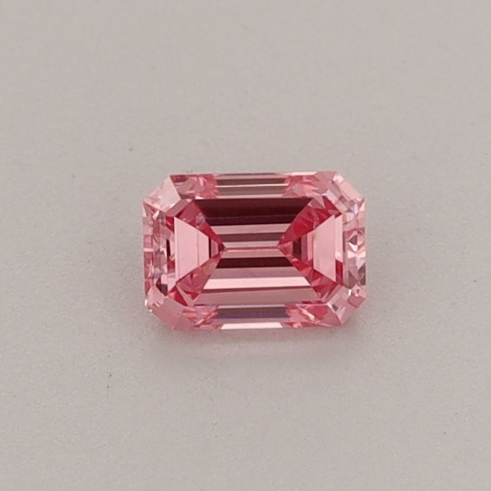 0.26 CT Fancy Vivid Pink EMERALD