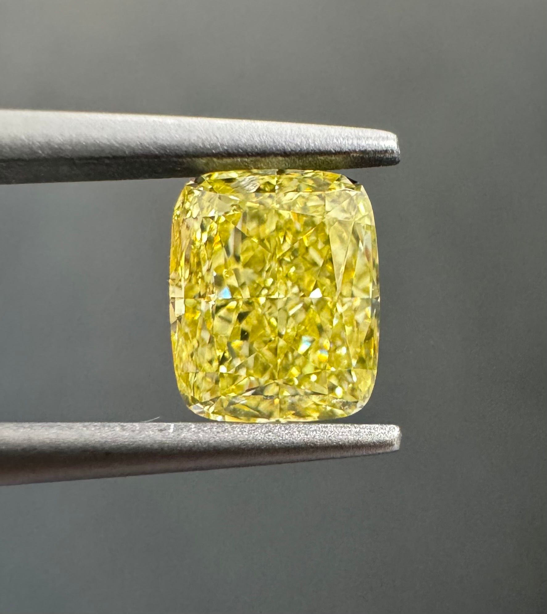1.00 ct Cushion Brilliant diamond