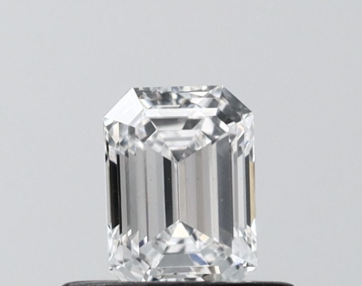 0.46 ct lab-grown Emerald Diamond
