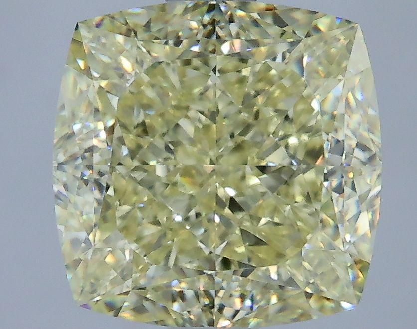 2.44 ct Cushion Brilliant diamond