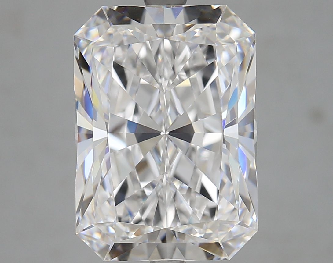 7.47 ct. radiant Lab Grown Diamond front image
