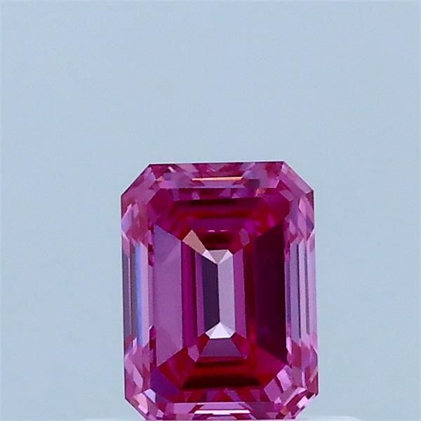 0.55 ct Emerald diamond