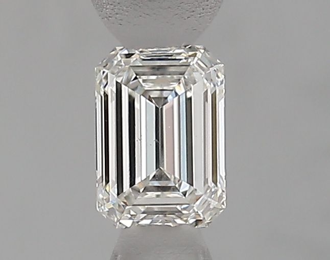 0.40 ct Emerald diamond