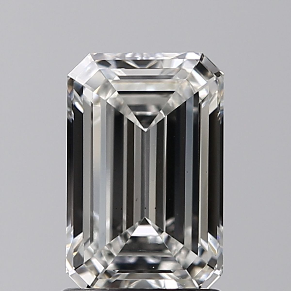 1.50 ct. emerald Lab Grown Diamond front image