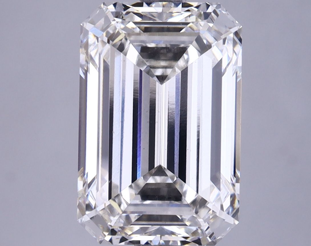 4.64 ct. emerald Lab Grown Diamond front image