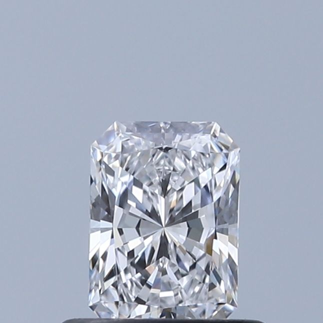 0.48 ct lab-grown Radiant Diamond