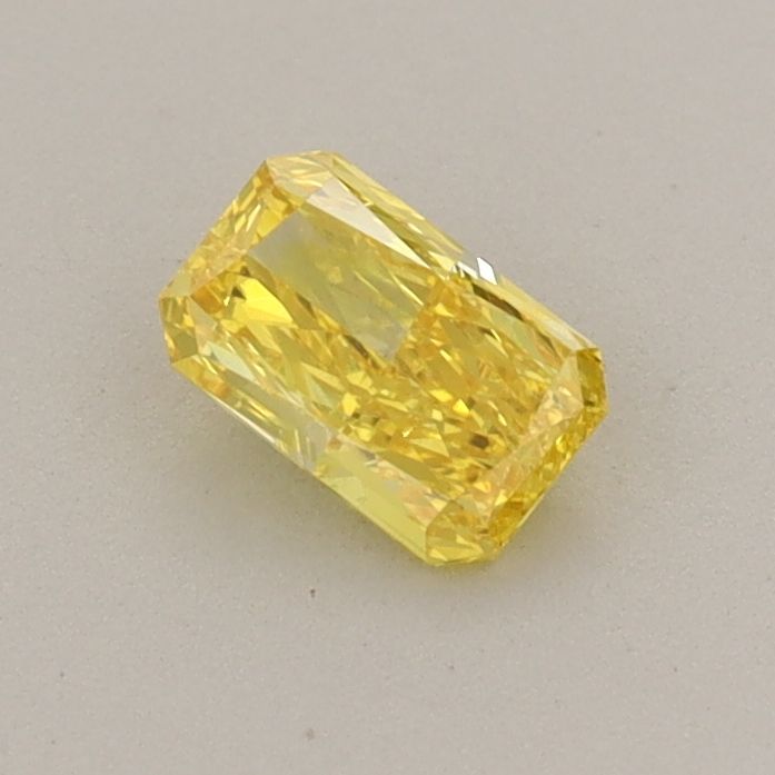 0.39 CT Fancy Vivid Yellow RADIANT