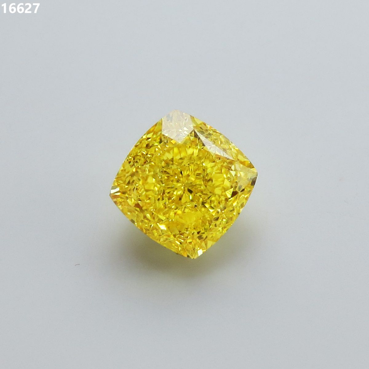 2.01 ct Cushion Brilliant diamond