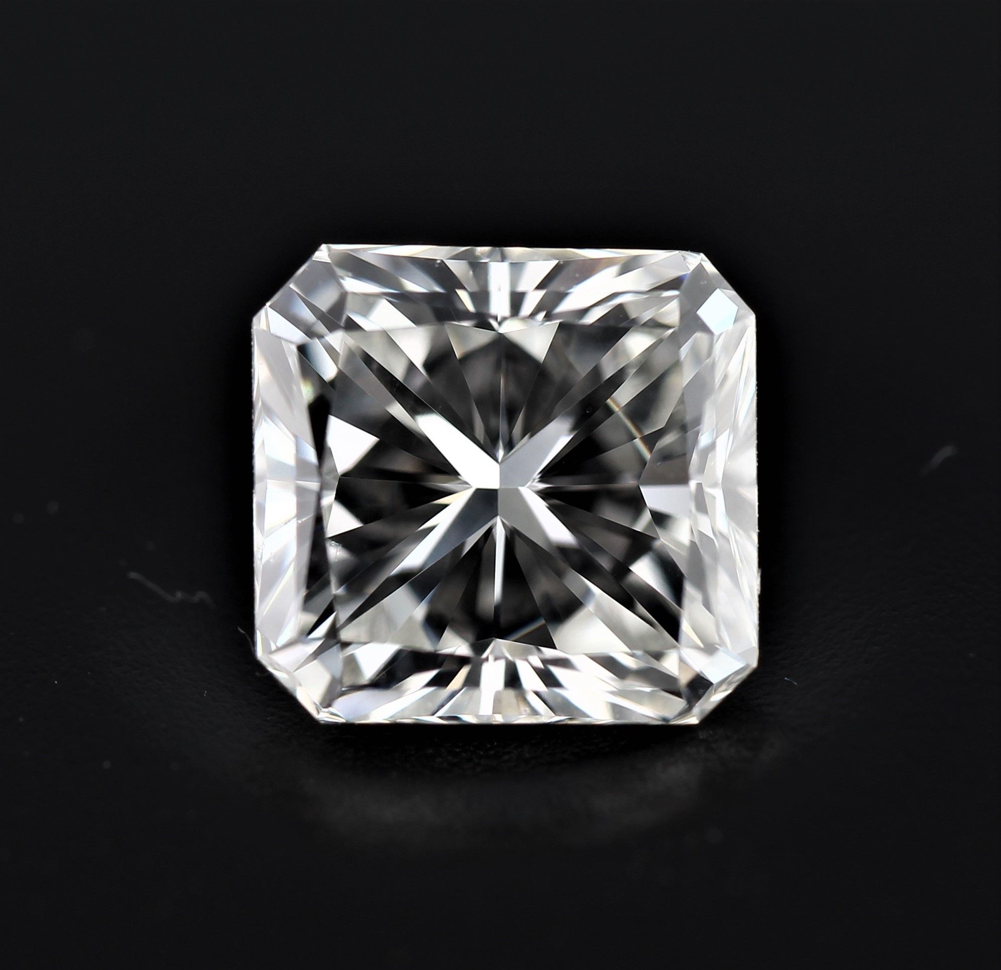 1.00 ct Radiant diamond