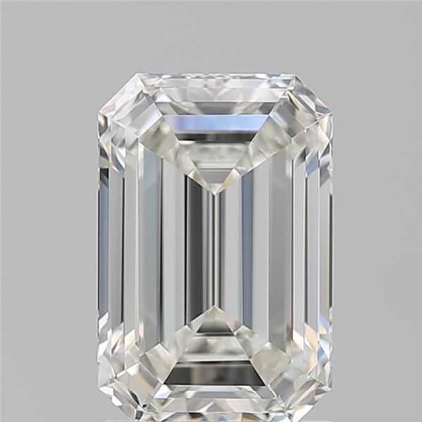 2.21 ct Emerald diamond