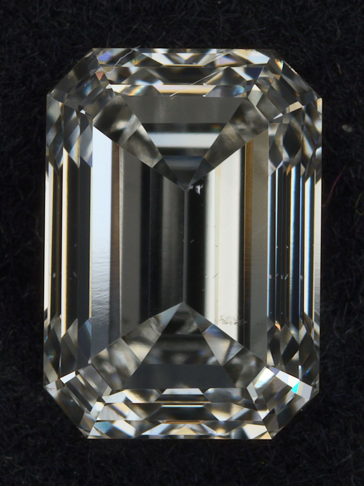 1.00 ct. emerald Lab Grown Diamond front image
