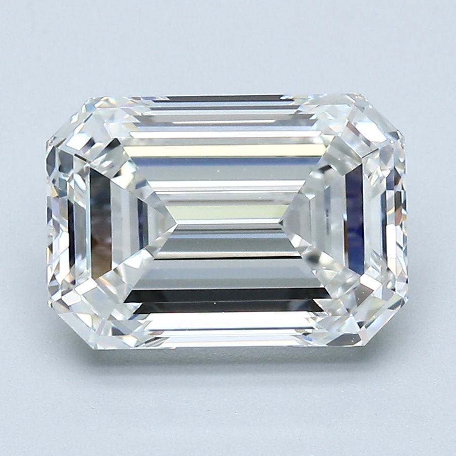 3.20 ct Emerald diamond