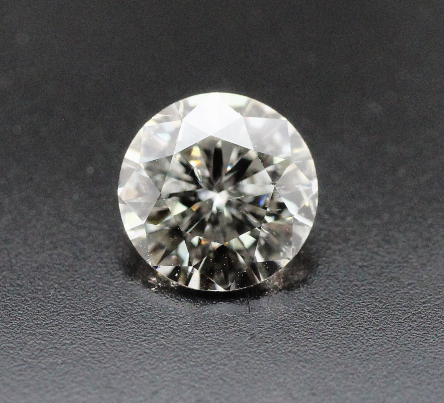 2.01ct Round diamond