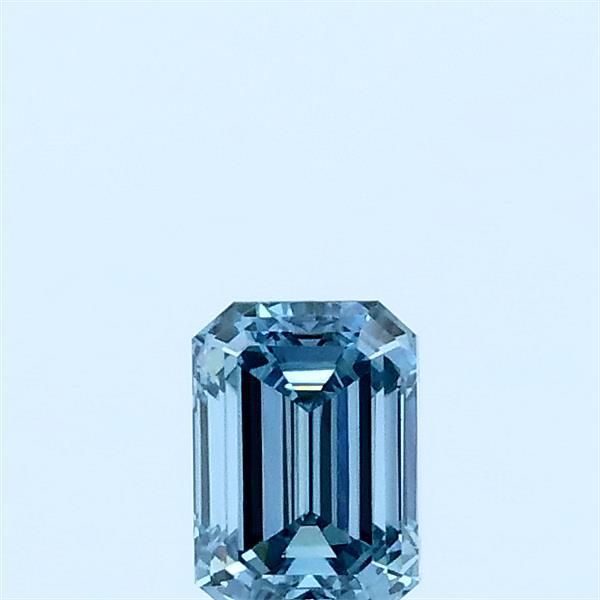 0.32 ct lab-grown Emerald Diamond