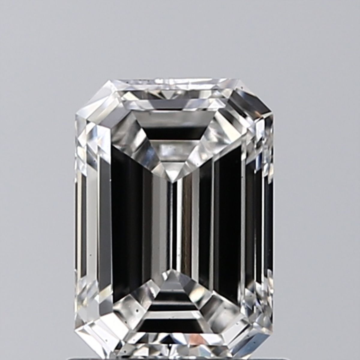 0.90 ct. emerald Lab Grown Diamond front image