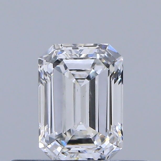 0.32 ct Emerald diamond