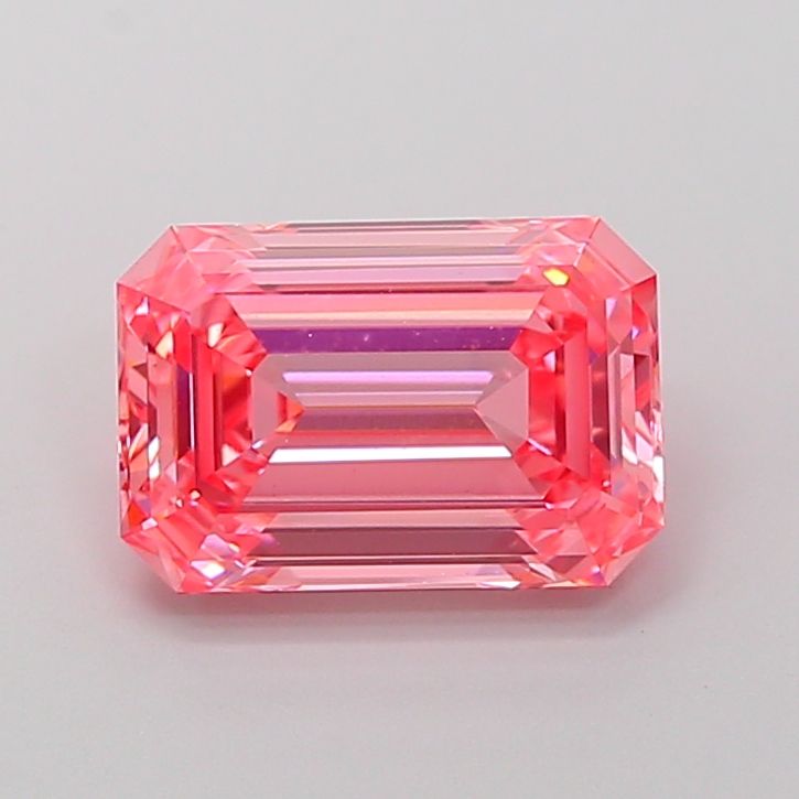 3.06 ct Emerald diamond