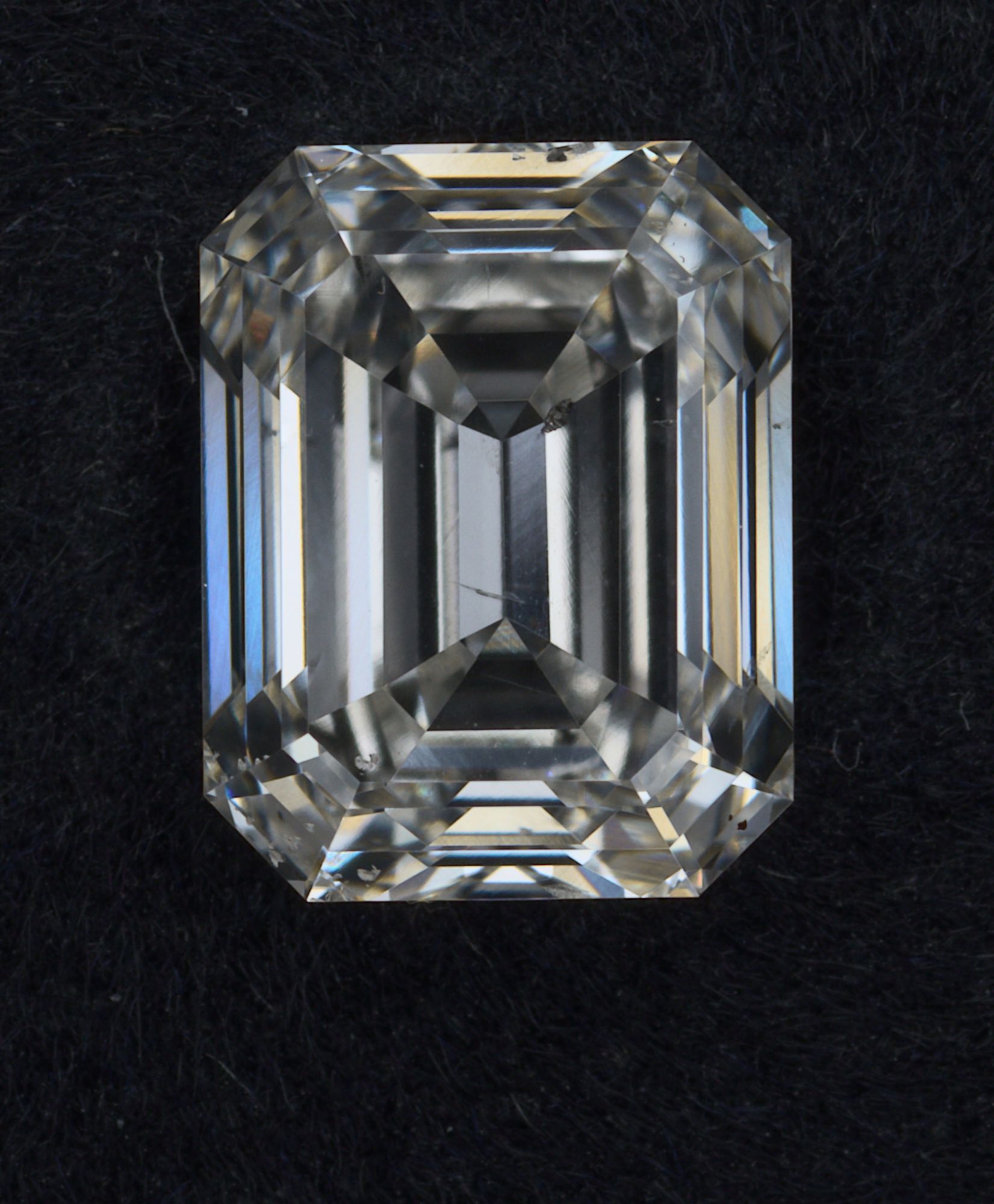 1.02 ct. emerald Lab Grown Diamond front image