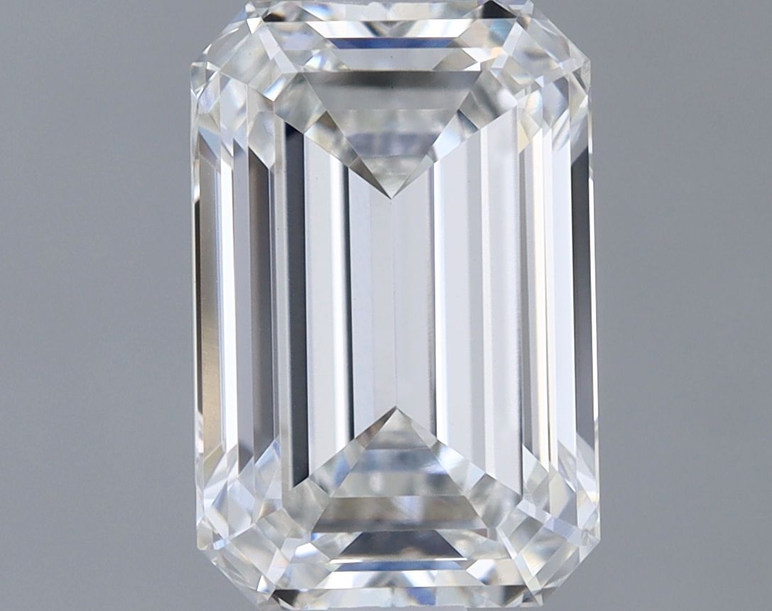 1.40 ct. emerald Lab Grown Diamond front image